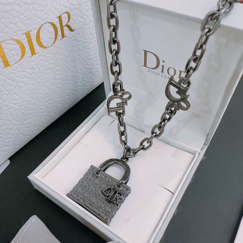 chr1st1an D10r necklaces